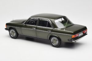 Mercedes 200 W123 Cypress Verde Metalizat Ediție Dealer Norev 1:18 B66040654 Metal - imaginea 7 din 8