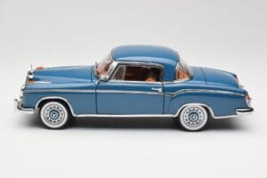 Mercedes 220 SE W128 Albastru Sun Star 1:18 3561 Metal - imaginea 4 din 8