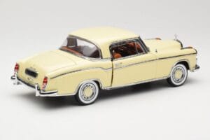 Mercedes 220 SE W128 Coupe Bej Sun Star 1:18 3562 Metal - imaginea 3 din 8