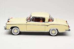 Mercedes 220 SE W128 Coupe Bej Sun Star 1:18 3562 Metal - imaginea 4 din 8