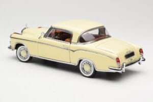Mercedes 220 SE W128 Coupe Bej Sun Star 1:18 3562 Metal - imaginea 7 din 8