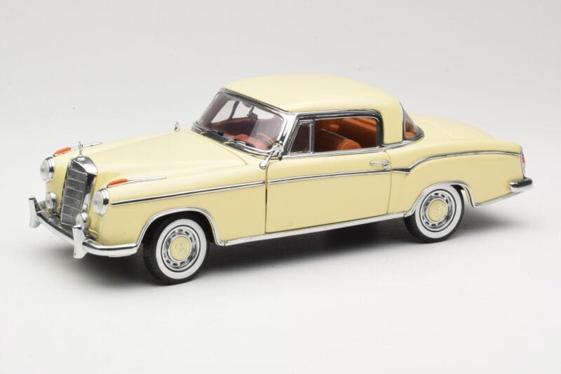 Mercedes 220 SE W128 Coupe Bej Sun Star 1:18 3562 Metal