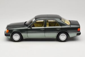 Mercedes 230E W124 Night Green Metallic Norev 1:18 183952 Metal - imaginea 4 din 8