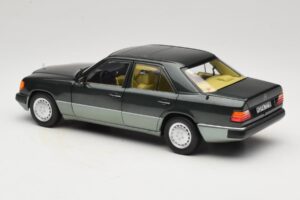 Mercedes 230E W124 Night Green Metallic Norev 1:18 183952 Metal - imaginea 7 din 8
