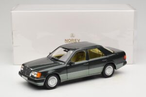 Mercedes 230E W124 Night Green Metallic Norev 1:18 183952 Metal - imaginea 8 din 8