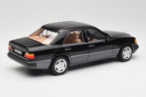 Mercedes 230E W124 AMG Wheels Negru Ediție Limitată Norev 1:18 183950 Metal - imaginea 3 din 12