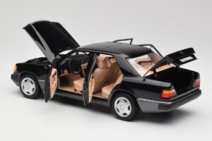Mercedes 230E W124 AMG Wheels Negru Ediție Limitată Norev 1:18 183950 Metal - imaginea 5 din 12