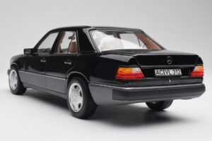 Mercedes 230E W124 AMG Wheels Negru Ediție Limitată Norev 1:18 183950 Metal - imaginea 10 din 12