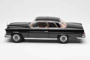 Mercedes 280 SE W111 Coupe Negru AUTOart 1:18 76286 Metal - imaginea 4 din 8