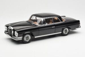 Mercedes 280 SE W111 Coupe Negru AUTOart 1:18 76286 Metal
