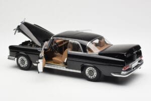 Mercedes 280 SE W111 Coupe Negru AUTOart 1:18 76286 Metal - imaginea 5 din 8