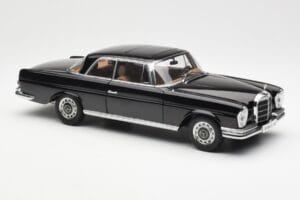 Mercedes 280 SE W111 Coupe Negru AUTOart 1:18 76286 Metal - imaginea 6 din 8