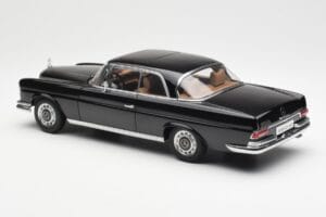 Mercedes 280 SE W111 Coupe Negru AUTOart 1:18 76286 Metal - imaginea 7 din 8