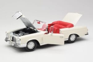 Mercedes 280SE W108 Ivory Alb Maisto 1:18 50223 Metal - imaginea 2 din 8