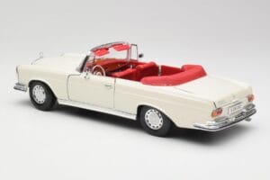 Mercedes 280SE W108 Ivory Alb Maisto 1:18 50223 Metal - imaginea 7 din 8