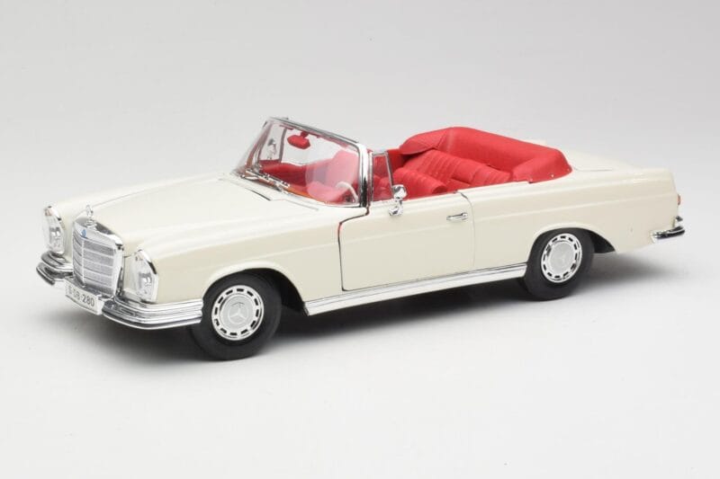 Mercedes 280SE W108 Ivory Alb Maisto 1:18 50223 Metal