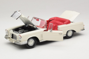 Mercedes 280 SE W108 Alb Maisto 1:18 52111 Metal - imaginea 2 din 8