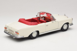 Mercedes 280 SE W108 Alb Maisto 1:18 52111 Metal - imaginea 3 din 8