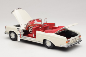 Mercedes 280 SE W108 Alb Maisto 1:18 52111 Metal - imaginea 5 din 8