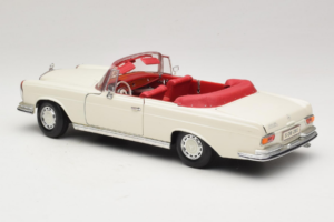 Mercedes 280 SE W108 Alb Maisto 1:18 52111 Metal - imaginea 7 din 8