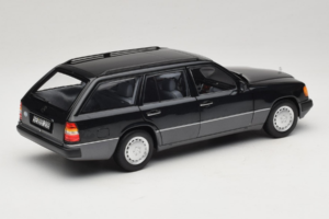 Mercedes 300 D W124 Break Negru Norev 1:18 183960 Metal - imaginea 3 din 8