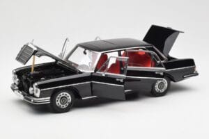Mercedes 300 SEL 6.3 W109 Negru AUTOart 1:18 76140 Metal - imaginea 2 din 8