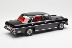 Mercedes 300 SEL 6.3 W109 Negru AUTOart 1:18 76140 Metal - imaginea 3 din 8