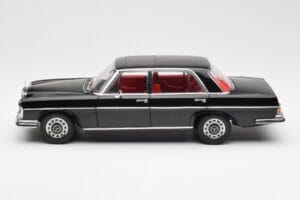Mercedes 300 SEL 6.3 W109 Negru AUTOart 1:18 76140 Metal - imaginea 4 din 8