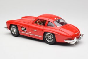 Mercedes 300 SL Roșu Bburago 1:18 3015 Metal - imaginea 7 din 8