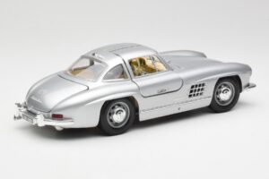 Mercedes 300 SL Argintiu Bburago 1:18 3013 Metal - imaginea 3 din 8