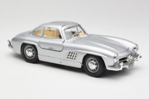 Mercedes 300 SL Argintiu Bburago 1:18 3013 Metal - imaginea 6 din 8