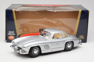 Mercedes 300 SL Argintiu Bburago 1:18 3013 Metal - imaginea 8 din 8