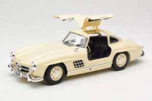 Mercedes 300 SL W198 Crem Minichamps 1:18 110037212 Metal - imaginea 2 din 8