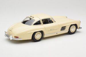 Mercedes 300 SL W198 Crem Minichamps 1:18 110037212 Metal - imaginea 3 din 8