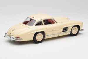 Mercedes 300 SL W198 Crem Cu Interior Roșu Minichamps 1:18 180039002 Metal - imaginea 3 din 8