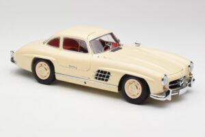 Mercedes 300 SL W198 Crem Cu Interior Roșu Minichamps 1:18 180039002 Metal - imaginea 6 din 8