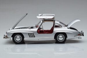 Mercedes 300 SL W198 Gullwing Norev 1:18 183850 Metal - imaginea 4 din 8