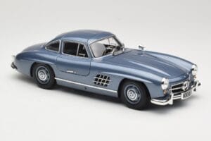 Mercedes 300 SL W198 Gullwing Light Blue Metallic Minichamps 1:18 110037220 Metal - imaginea 6 din 8