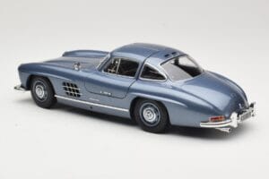 Mercedes 300 SL W198 Gullwing Light Blue Metallic Minichamps 1:18 110037220 Metal - imaginea 7 din 8