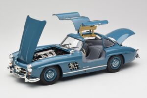 Mercedes 300 SL W198 Albastru Deschis Minichamps 1:18 180039007 Metal - imaginea 2 din 8