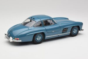 Mercedes 300 SL W198 Albastru Deschis Minichamps 1:18 180039007 Metal - imaginea 3 din 8