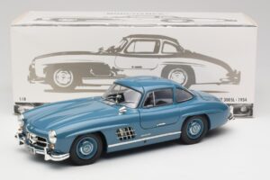Mercedes 300 SL W198 Albastru Deschis Minichamps 1:18 180039007 Metal - imaginea 8 din 8