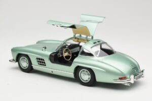 Mercedes 300 SL W198 Gullwing Light Green Metallic Minichamps 1:18 110037221 Metal - imaginea 5 din 8