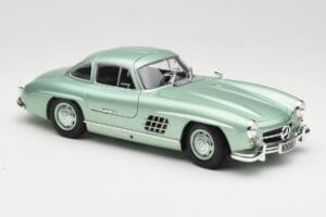 Mercedes 300 SL W198 Gullwing Light Green Metallic Minichamps 1:18 110037221 Metal - imaginea 6 din 8