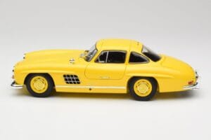 Mercedes 300 SL W198 Galben Deschis Minichamps 1:18 180039009 Metal - imaginea 4 din 8
