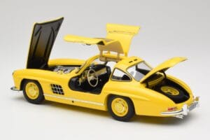 Mercedes 300 SL W198 Galben Deschis Minichamps 1:18 180039009 Metal - imaginea 5 din 8