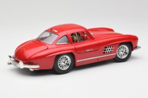 Mercedes 300 SL W198 Red Metallic Bburago 1:18 3013-M1 Metal - imaginea 3 din 8