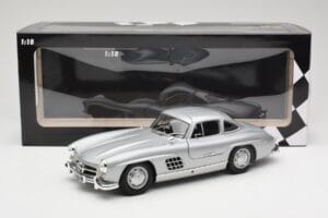 Mercedes 300 SL W198 Gullwing Argintiu Minichamps 1:18 110037210 Metal - imaginea 8 din 8