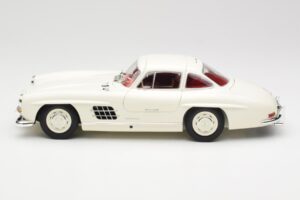 Mercedes 300 SL W198 Alb Minichamps 1:18 180039006 Metal - imaginea 4 din 8