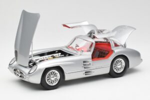 Mercedes 300 SLR Uhlenhaut Coupe Argintiu Maisto 1:18 536898 Metal - imaginea 2 din 8